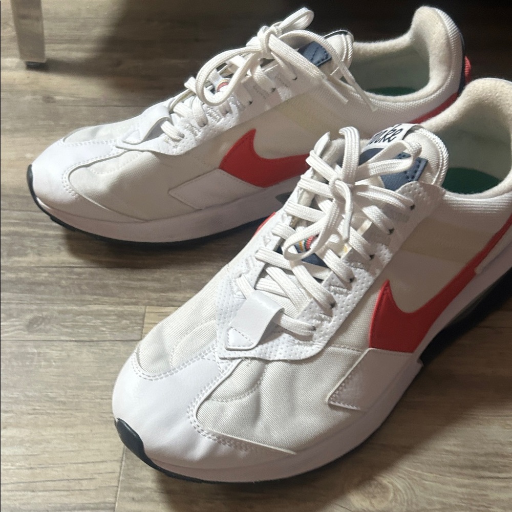 Nike Men's White and Red Sneakers